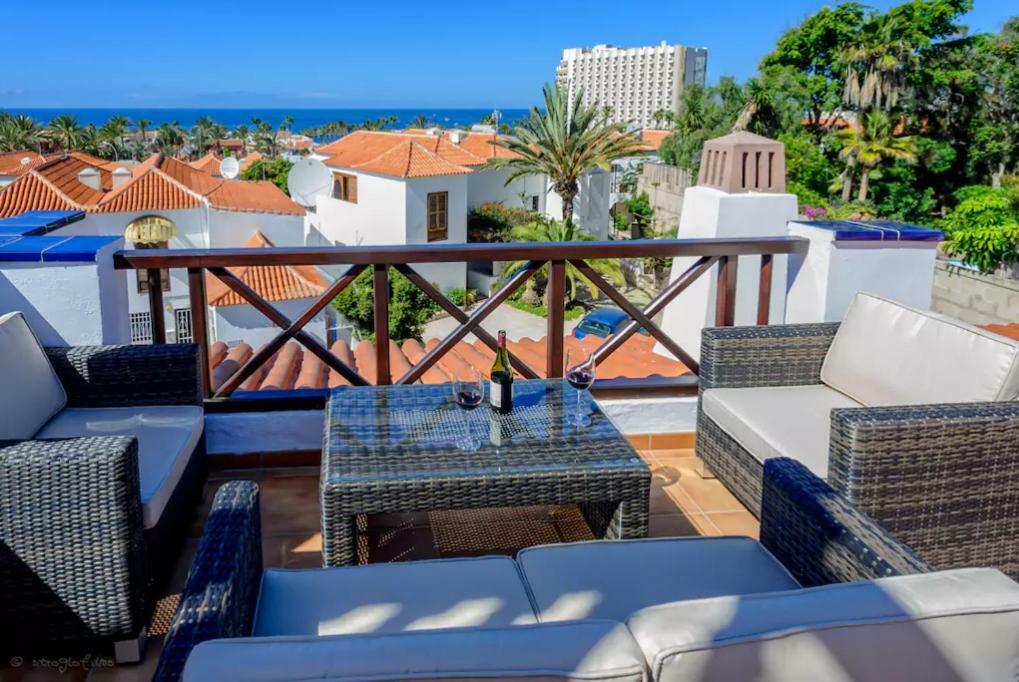 Apartment In Playa De Las Americas 1 Buitenkant foto